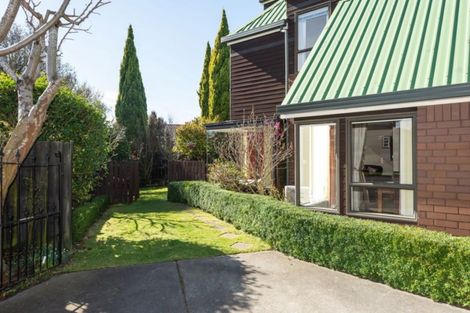 Photo of property in 2/35 Solway Avenue, Ilam, Christchurch, 8041
