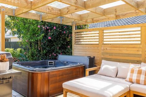 Photo of property in 215 Avonhead Road, Avonhead, Christchurch, 8042