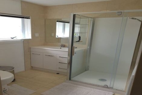 Photo of property in 140 Kaipara Road, Papakura, 2582