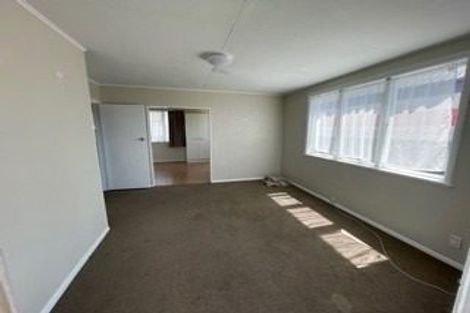 Photo of property in 47 Luckens Road, West Harbour, Auckland, 0618