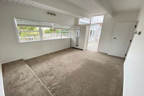 Photo of property in 156 Bleakhouse Road, Mellons Bay, Auckland, 2014