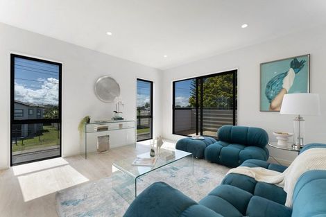 Photo of property in 14a River Road, Te Atatu Peninsula, Auckland, 0610