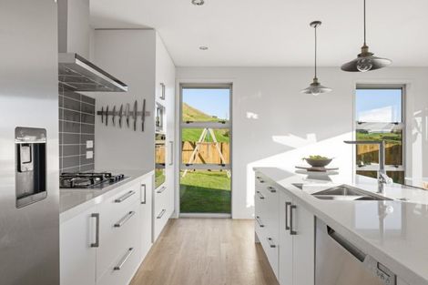 Photo of property in 244 Ballintoy Park Drive, Welcome Bay, Tauranga, 3175