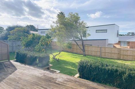 Photo of property in 39 Megan Avenue, Pakuranga Heights, Auckland, 2010