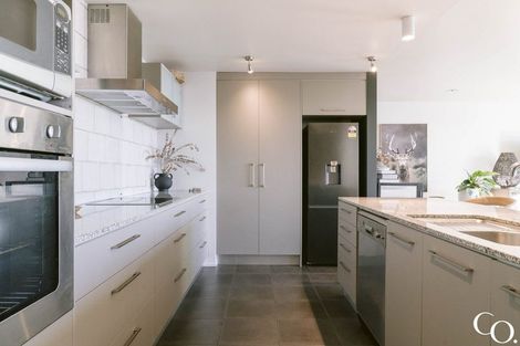 Photo of property in Palm Cove Apartments, 201/6 Tawa Street, Mount Maunganui, 3116