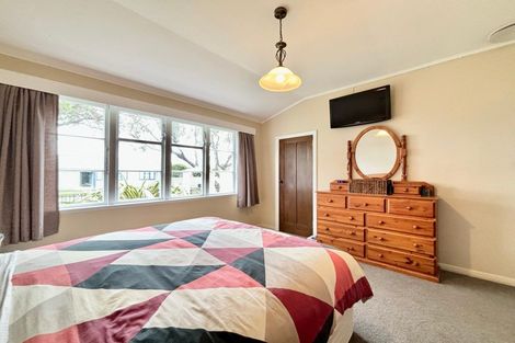 Photo of property in 1 Russell Street, Waterloo, Lower Hutt, 5011