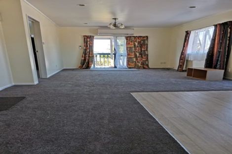 Photo of property in 43 Walworth Avenue, Pakuranga Heights, Auckland, 2010