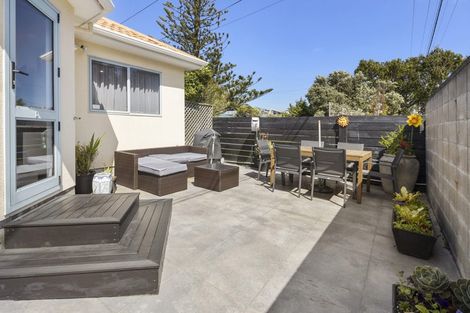 Photo of property in 29b The Parade, Island Bay, Wellington, 6023