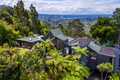 Photo of property in 70 Scenic Drive, Titirangi, Auckland, 0604