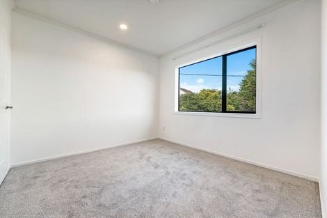 Photo of property in 4/2 Swan Hill Drive, Glen Eden, Auckland, 0602