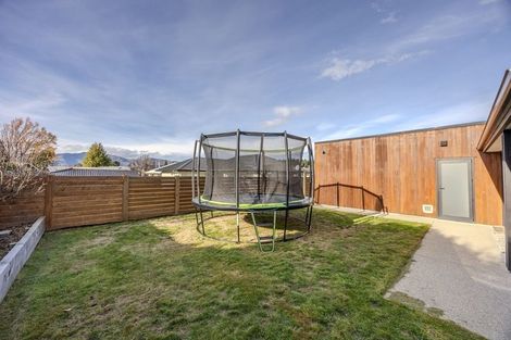 Photo of property in 7 Hebbard Court, Albert Town, Wanaka, 9305