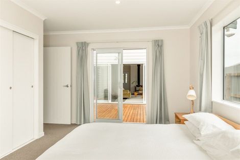 Photo of property in 9 Russell Street, Westport, 7825