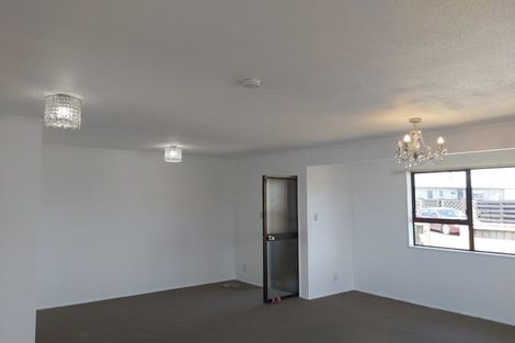 Photo of property in 41a Sunhaven Drive, Newlands, Wellington, 6037