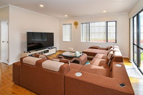 Photo of property in 15 Huahua Crescent, Papakura, 2110