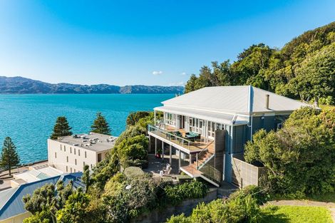 Photo of property in 334 Oriental Parade, Oriental Bay, Wellington, 6011