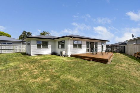 Photo of property in 15 Kingi Te Ahoaho Place, Otaki, 5512