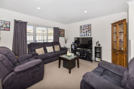 Photo of property in 36 Kayes Road, Pukekohe, 2120