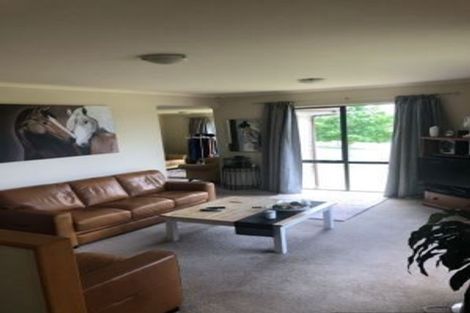 Photo of property in 2 Seamount Drive, Red Beach, 0932