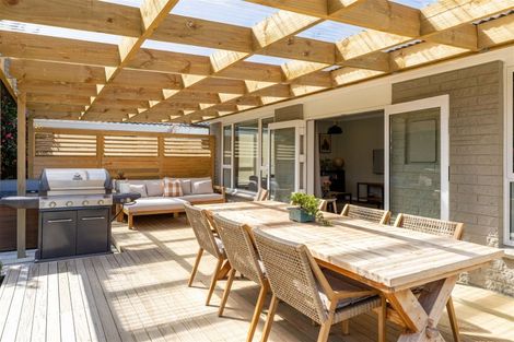 Photo of property in 215 Avonhead Road, Avonhead, Christchurch, 8042