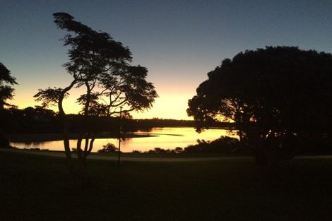 Photo of property in 174 Lakeside Drive, Orewa, 0931