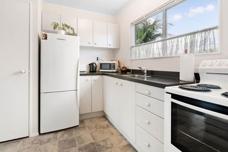 Photo of property in 98d Lakeside Drive, Orewa, 0931