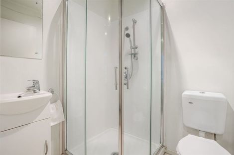 Photo of property in 37 Verdale Circle, Glen Eden, Auckland, 0602