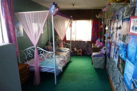 Photo of property in 22 Romilly Street, Westport, 7825