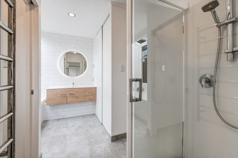 Photo of property in 2/20 Tawavale Crescent, Totara Vale, Auckland, 0629