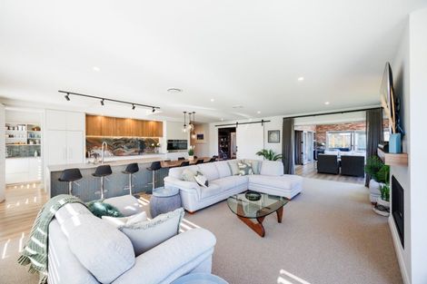 Photo of property in 9 Paterson Lane, Kelvin Grove, Palmerston North, 4470