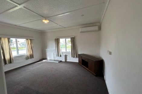 Photo of property in 5 Strange Street, Waitara, 4320