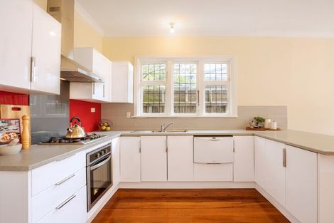Photo of property in 11 Rimu Road, Kelburn, Wellington, 6012