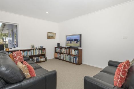 Photo of property in 20 Sarona Park Drive, Omanawa, 3171