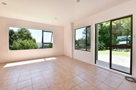 Photo of property in 379 Kiwitahi Road, Helensville, 0875