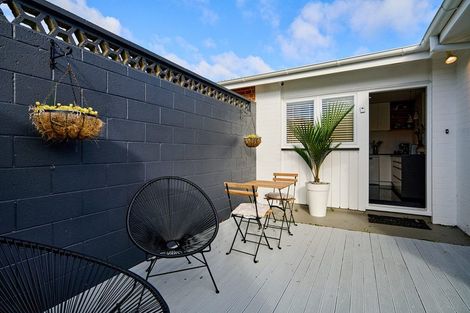 Photo of property in 3 Surrey Street, Tawa, Wellington, 5028