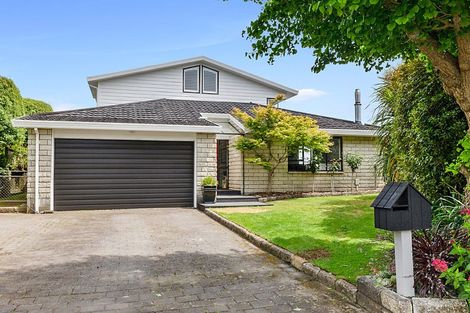 Photo of property in 13 Tamati Place, Merrilands, New Plymouth, 4312