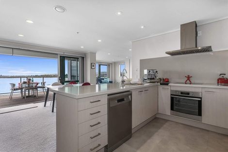 Photo of property in 12/72e Devonport Road, Tauranga, 3110