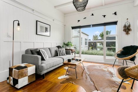 Photo of property in 56 Hamilton Road, Cambridge, 3434