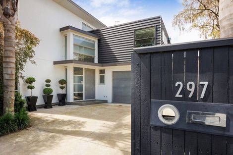 Photo of property in 297 Fitzherbert Avenue, West End, Palmerston North, 4410