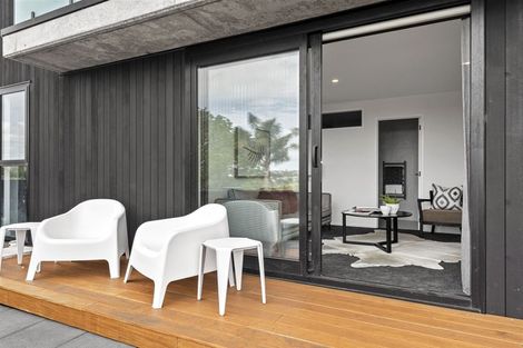 Photo of property in 11a Montgomery Avenue, Rothesay Bay, Auckland, 0630