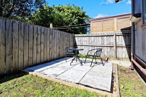 Photo of property in 93 Hobsonville Road, West Harbour, Auckland, 0618