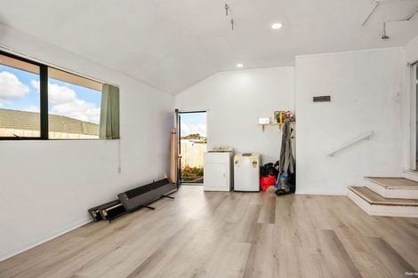 Photo of property in 28 Wai Iti Place, Clendon Park, Auckland, 2103