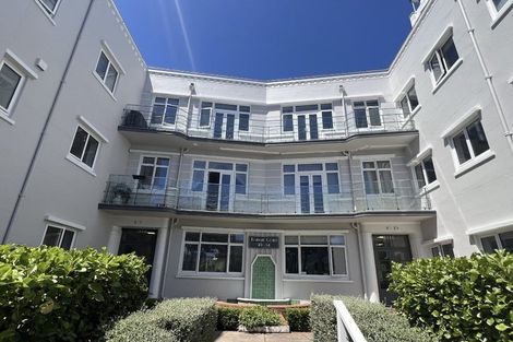Photo of property in Fountain Court, 48u8 Oriental Parade, Oriental Bay, Wellington, 6011
