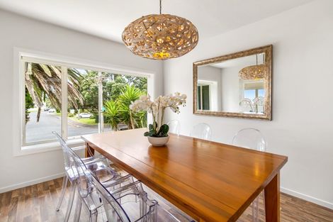 Photo of property in 22 Tiri Road, Milford, Auckland, 0620