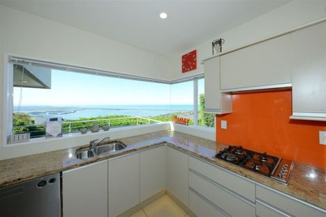 Photo of property in 2/11 Belleview Terrace, Mount Pleasant, Christchurch, 8081