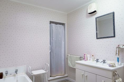 Photo of property in 57a Avenue Road, Greenmeadows, Napier, 4112