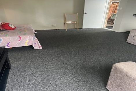 Photo of property in 1/115 Mcleod Road, Te Atatu South, Auckland, 0610