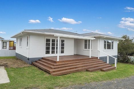 Photo of property in 1 Whimp Avenue, Onerahi, Whangarei, 0110
