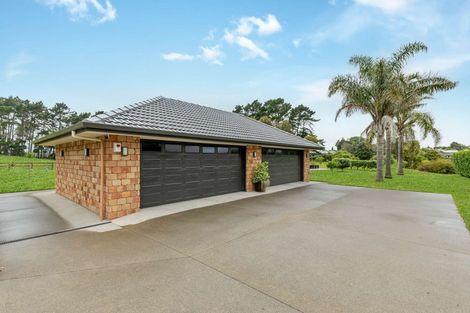 Photo of property in 16 Millbrook Drive, Waiuku, 2683