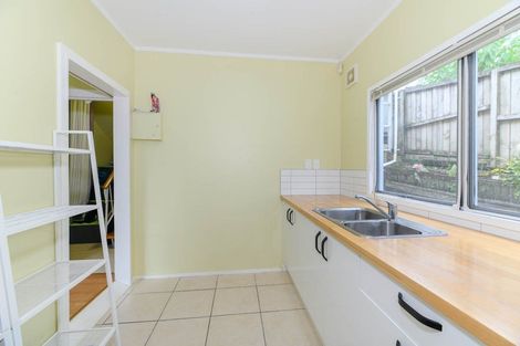 Photo of property in 7 Darcy Place, Massey, Auckland, 0614