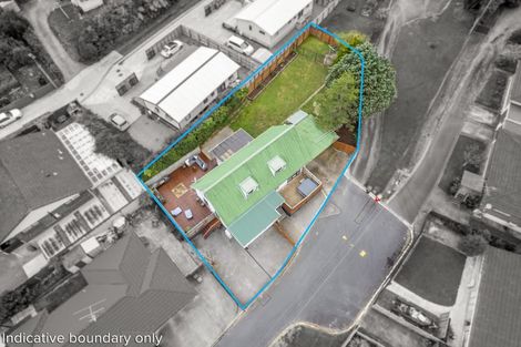 Photo of property in 1 Garth Lane, Maoribank, Upper Hutt, 5018